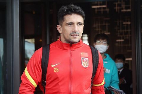 四爱小狗带玩具尾巴哭视频
