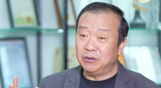 老师把我按到胯下喝圣水